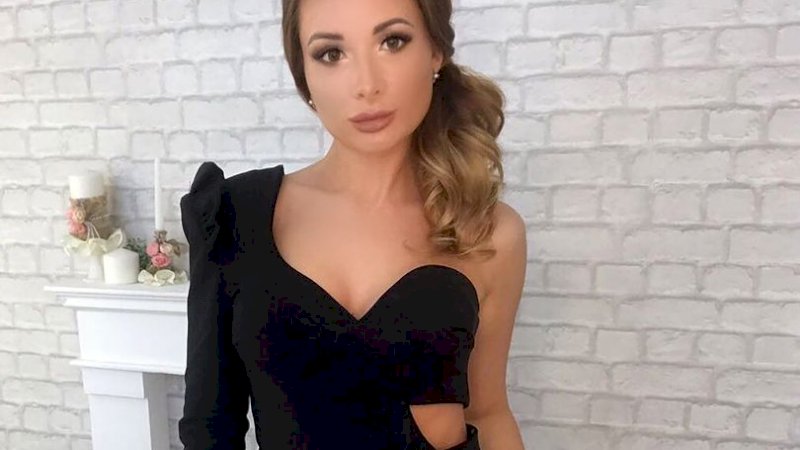 Blogger Cantik Rusia Ditemukan Tewas Tanpa Busana, Mayatnya di Dalam Koper