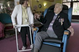 Perawat dan Tentara yang Dia Rawat Selama Perang Reuni Setelah 70 Tahun