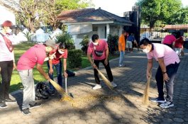 Cleaning Campaign Sekaligus Wisata, Fave Hotel Panakukkang Bersihkan Makan Raja Tallo