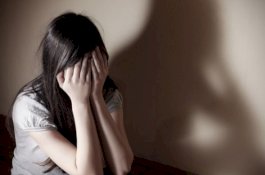 Pramugari Tawarkan Layanan 