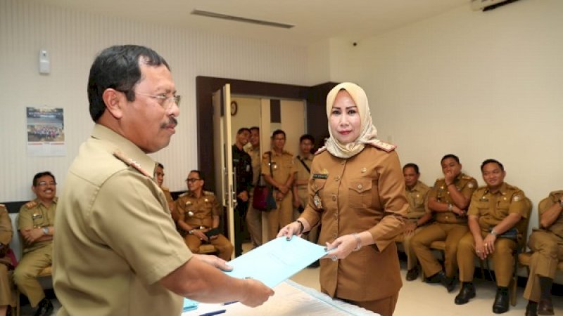 Serah Terima Jabatan (Sertijab) untuk 24 kepala OPD dan 15 camat se-Kota Makassar di Ruang Rapat Sekda, Balai Kota Makassar, Senin (29/7/2019).