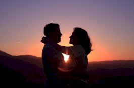 Pantang Menyerah, 5 Zodiak Ini Akan Selalu Berjuang Demi Cinta