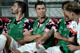 Fans Cristiano Ronaldo di Korsel 'Mengamuk' Idolanya Cuma Duduk di Bangku Cadangan
