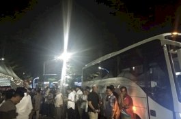 5 Bus Besar Jemput Jenazah IYL dan Rombongan di Bandara