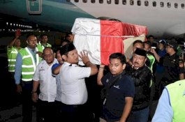 Adik IYL Sebut Almarhum Tak Punya Wasiat Khusus, Hanya Berusaha Kuat Hingga Detik Akhir