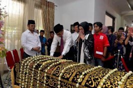 Lepas Jenazah Ichsan, SYL: Izinkan Saya Meneteskan Air Mata, Kami Cinta Padamu!
