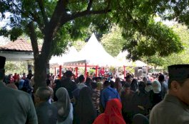 Ratusan Warga Padati Lokasi Pemakaman Ichsan Yasin Limpo