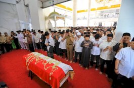 Ikut Salat Jenazah, Ini Kesan Danny Pomanto Atas Sosok IYL