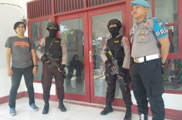 Bersenjata Lengkap, Polisi Geledah Kantor Dinas PU Jeneponto