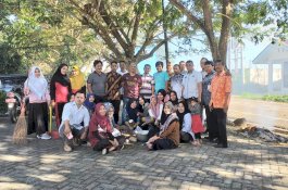 ASN Pemkab Sidrap Jalin Kerjasama Lewat Bersih-bersih Kantor