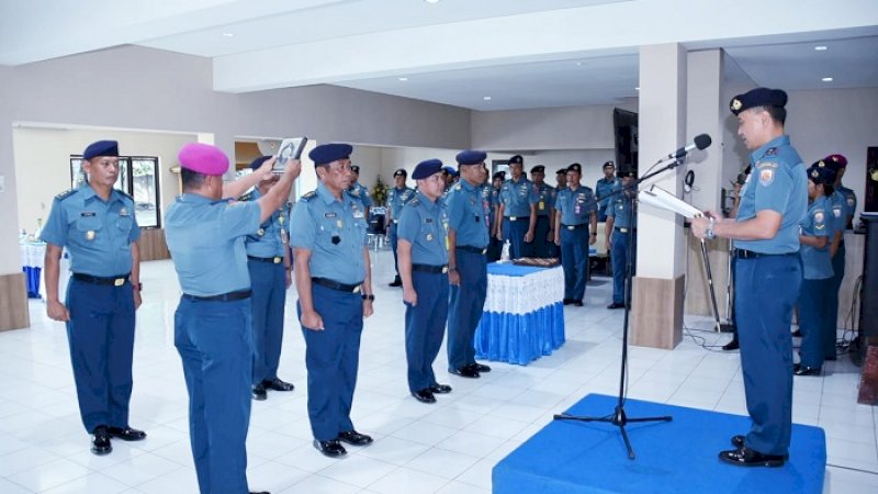 Gerbong mutasi jabatan kepala dinas (Kadis) di jajaran Mako Lantamal VI kembali bergulir. 

