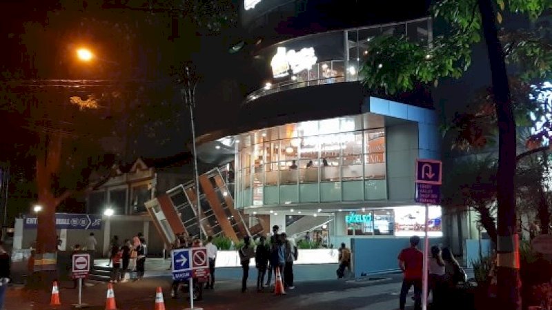 Gedung Bandung Elektronik Center (BEC). 