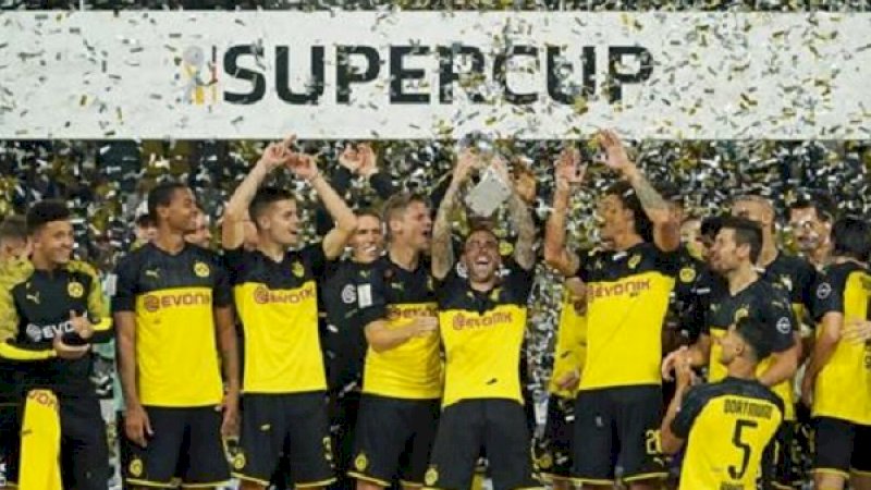 Borussia Dortmund berhasil jadi juara Piala Super Jerman 2019 usai menang atas Bayern Muenchen 2-0. (Foto: BBC)