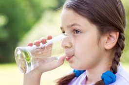 Minuman Terbaik dan Terburuk untuk Anak-Anak