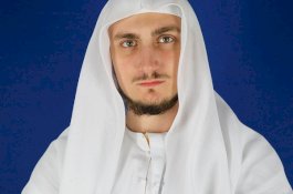 Aksi JCH di Imigrasi Bikin Qari Tampan Asal AS Ini Jatuh Cinta Orang Indonesia