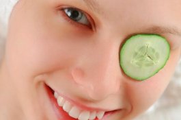 Tak Ribet, Coba Atasi Mata Panda dengan 8 Buah Ini