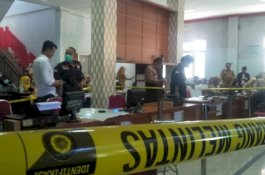 Disduk Capil Jeneponto Dibobol OTK, SBU Akte Kelahiran Digondol