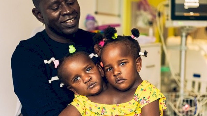 Ibrahima Ndiaye dan si kembar Marieme dan Ndeye