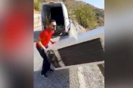 Pria Ini Kedapatan Buang Kulkas ke Jurang, Dia Dihukum Angkut Kembali ke Darat