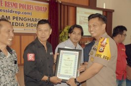 13 Wartawan Dapat Penghargaan dari Polres Sidrap