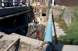 Jembatan Kacong Daeng Lalang Diperlebar, Patung Massa Belum Dibongkar