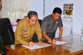 Pemkab dan DPRD Sidrap Teken 2 Nota Kesepakatan