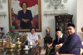 Bertemu Mega Sehari Sebelum ke Tanah Suci, Mbah Moen Berpesan Begini