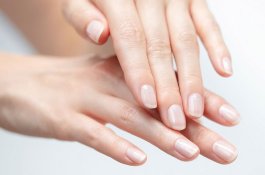 5 Tips Sederhana Mengatasi Kulit Tangan yang Terkelupas