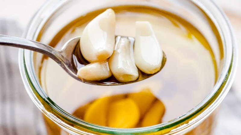 Cara Menggunakan Bawang Putih untuk Mencegah Rambut Rontok