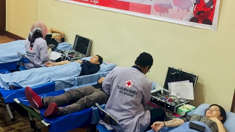 Menyambut HUT ke-74 proklamasi kemerdekaan RI, Aryaduta Makassar melakukan bakti sosial berupa bonor darah bekerja sama PMI Makassar.