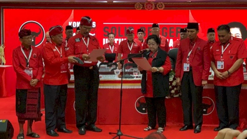 Megawati Soekarnoputri (tiga kanan) pada Kongres V PDIP di  di Hotel Grand Inna Bali Beach, Sanur, Bali, Kamis (8/8/2019).