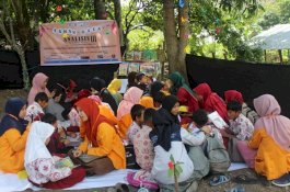 HMPS Statistika FMIPA UNM Bentuk Taman Baca untuk Siswa di Bone