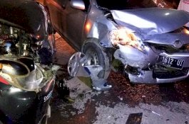 Dua Minibus Bertabrakan di Poros Pallangga Gowa