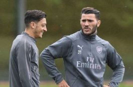 Arsenal Tak Mainkan Oezil dan Kolasinac Gara-gara Begal