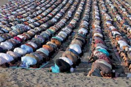 Jemaah Naqsabandiyah Gelar Salat Iduladha Hari Ini