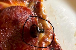Baru Dimakan, Pria Ini Nyaris Tersedak Sekrup yang Ditemukan di Pizzanya
