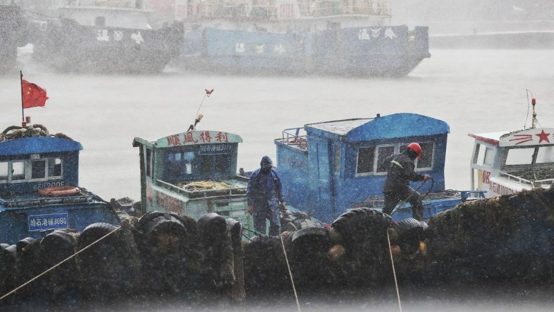 13 Tewas Saat Topan Lekima Hantam China