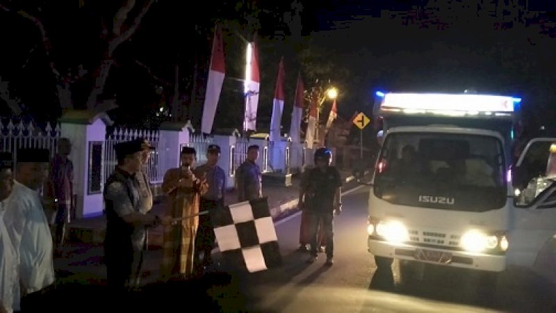 Pelepasan takbir keliling di depan rumah jabatan Bupati, Jalan Jenderal Sudirman Nomor 1, Kota Benteng, Kabupaten Kepulauan Selayar, Jumat malam (10/8/2019).