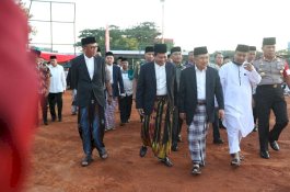 Iqbal Suhaeb Dampingi Jusuf Kalla Salat Iduladha di Karebosi
