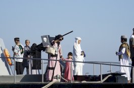 Kapal Perang Lantamal VI Diserbu Jemaah Salat Iduladha