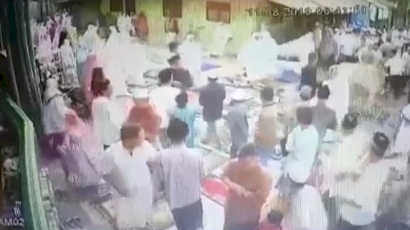 Suasana saat jemaah salat Iduladha di Masjid Mazroatul Akhiroh, Rawa Indah Pondok Terong, Cipayung, Kota Depok, Minggu (11/8/2019), bubar.