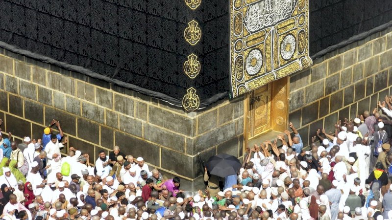 Ka'bah tertutupi Kiswah