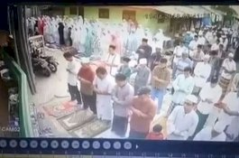 Sapi Terobos Barisan Salat Id, Ini Faktanya