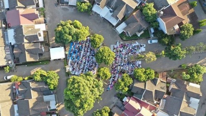 Tampak udara suasana salat Iduladha 1440 Hijriah di Bukit Nirwana Permai, Moncongloe Lappara, Minggu (11/8/2019). (FOTO: MULYAWAN GALIB/INSTAGRAM)