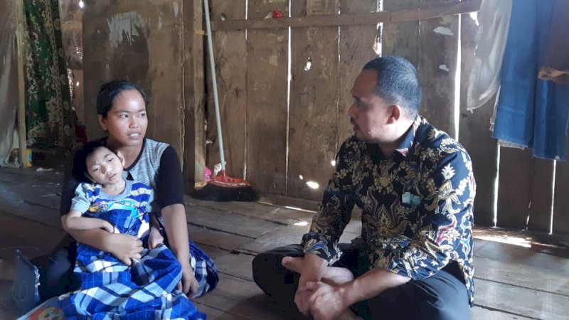 Peduli Kesehatan Warga, Pemkab Sidrap Lakukan Ini ke Bocah Penderita CP