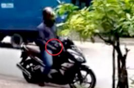 Pria Ini Masturbasi di Depan Warga yang Sedang Salat Id