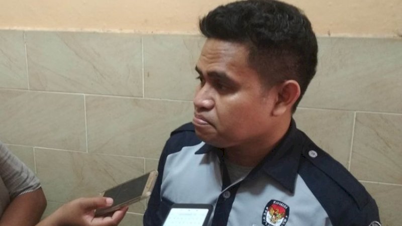 Ketua KPU Makassar, Farid Wajdi