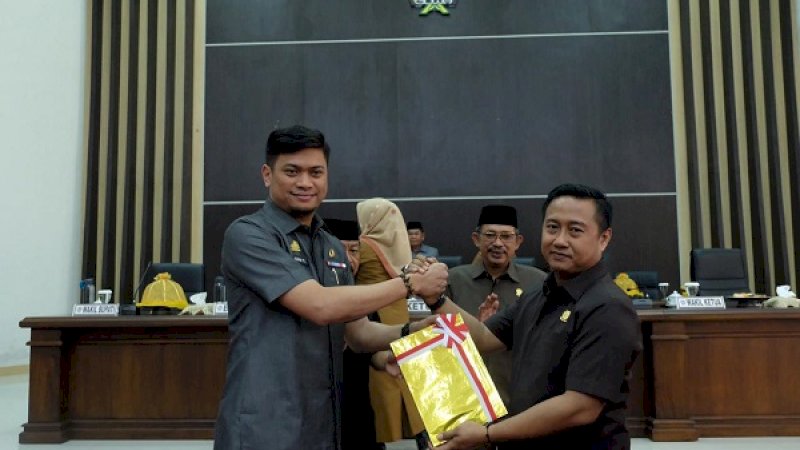 Penyerahan Nota Keuangan dan Rancangan Peraturan Daerah (Ranperda) tentang Perubahan Anggaran Pendapatan dan Belanja Daerah (APBD) Tahun Anggaran 2019.