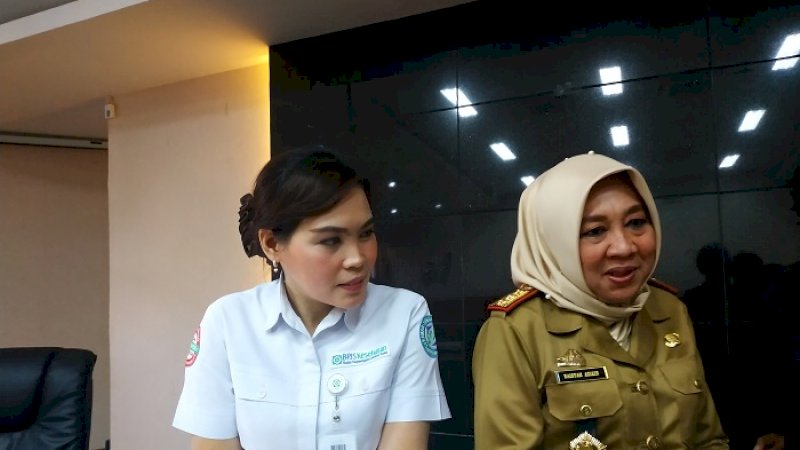 Kepala BPJS Kesehatan Cabang Makassar, dr Greisthy EL Borotoding bersama Kepala Dinas Kesehatan Kota Makassar, Naisyah Tun Azikin.