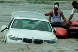 BMW Dibuang ke Sungai, Pria 22 Tahun Ini Kesal Tak Dibelikan Mobil Jaguar